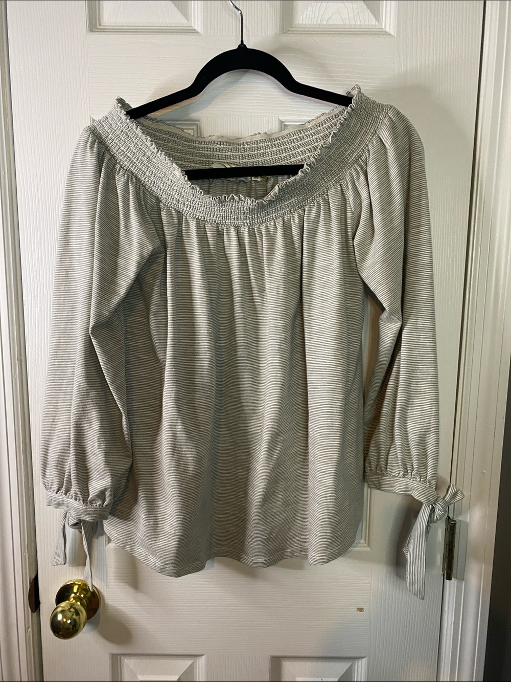 Andrew Blouse Women's Light Gray Smocked Off-Shoulder Top Size Medium.